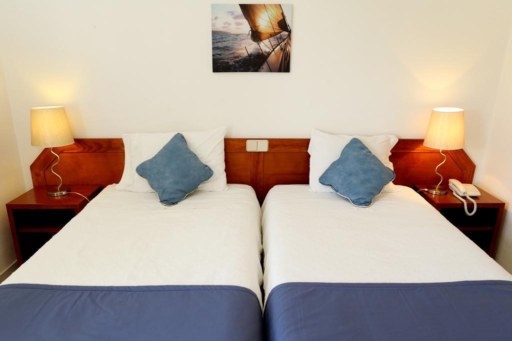Mira Parque Bed & Breakfast อัลบูเฟรา ห้อง รูปภาพ