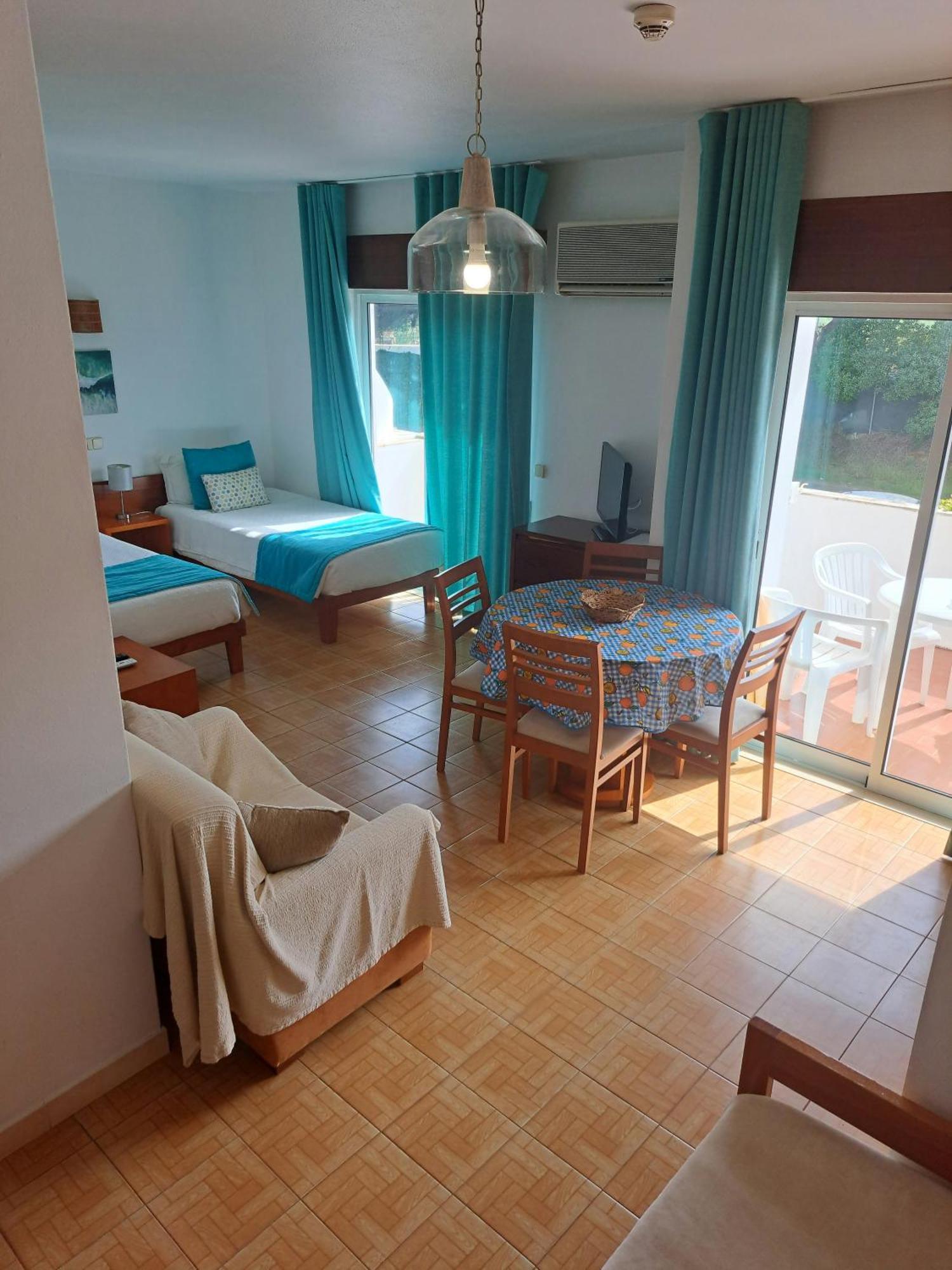 Mira Parque Bed & Breakfast อัลบูเฟรา ภายนอก รูปภาพ
